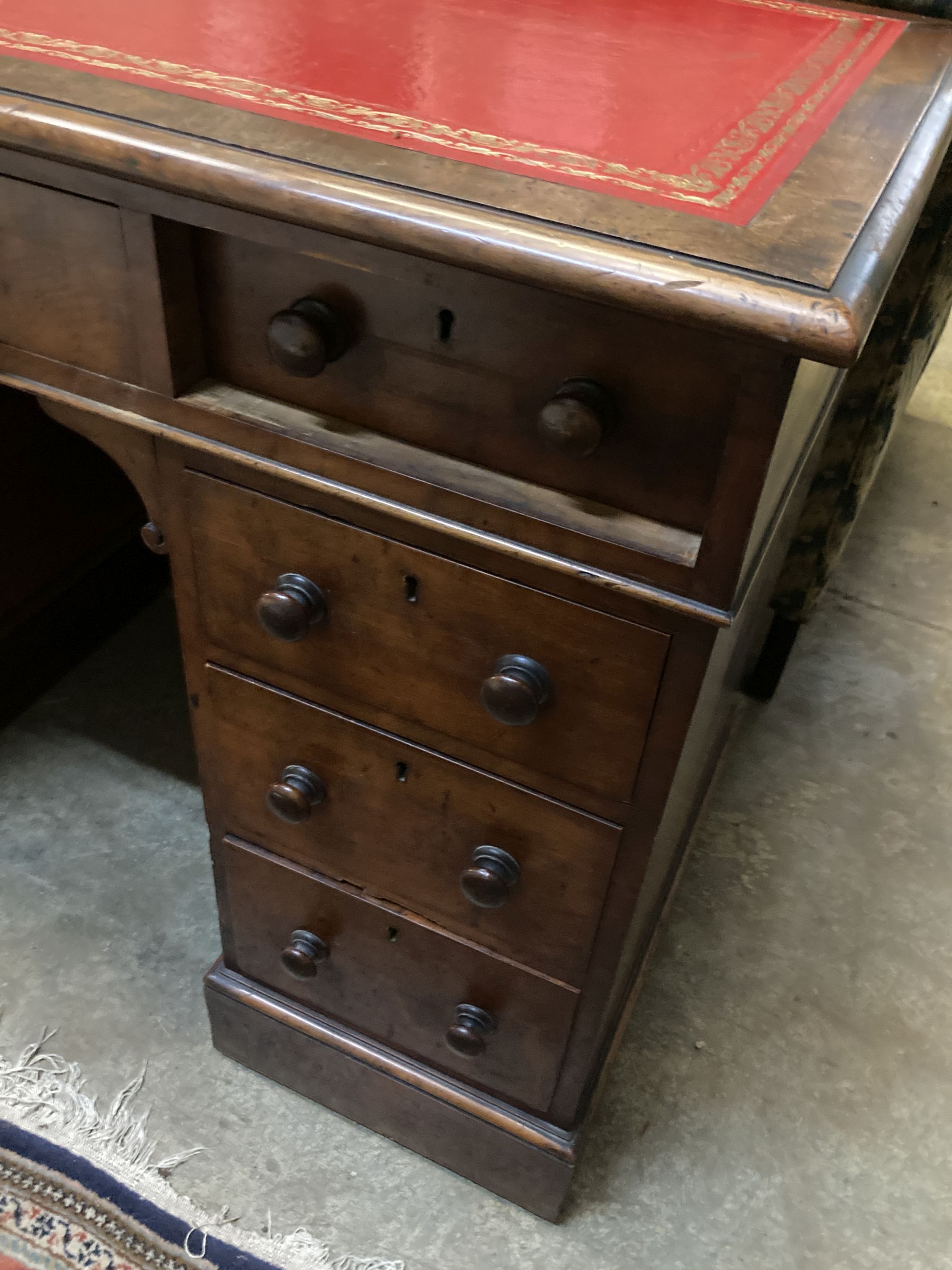 A Victorian mahogany kneehole desk, length 108cm, depth 55cm, height 76cm